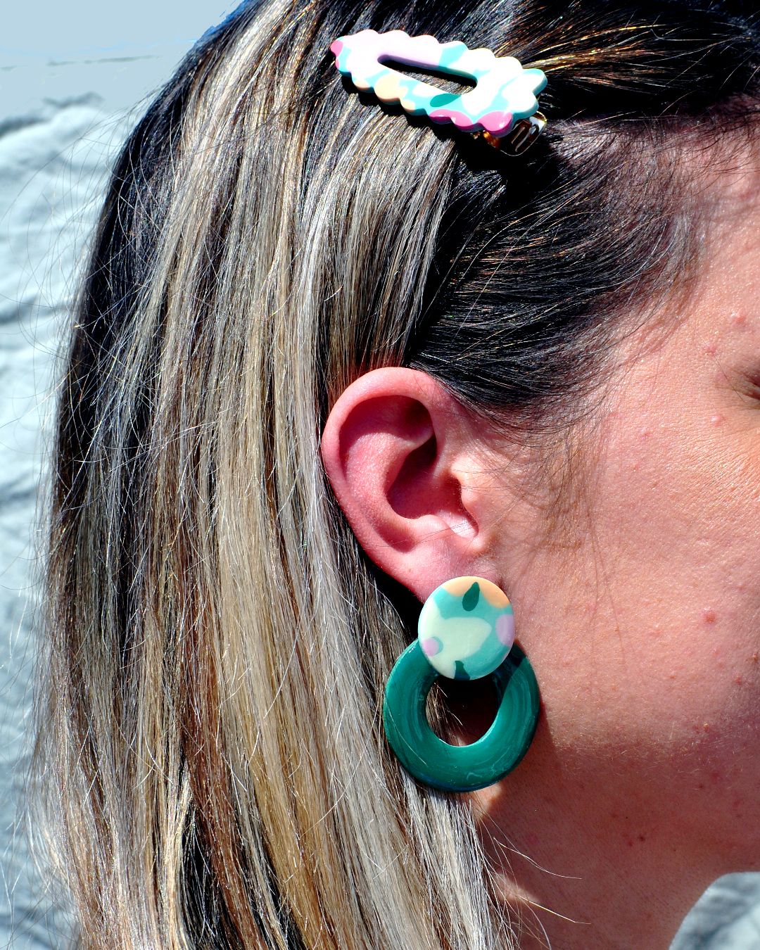 Barrette portée.